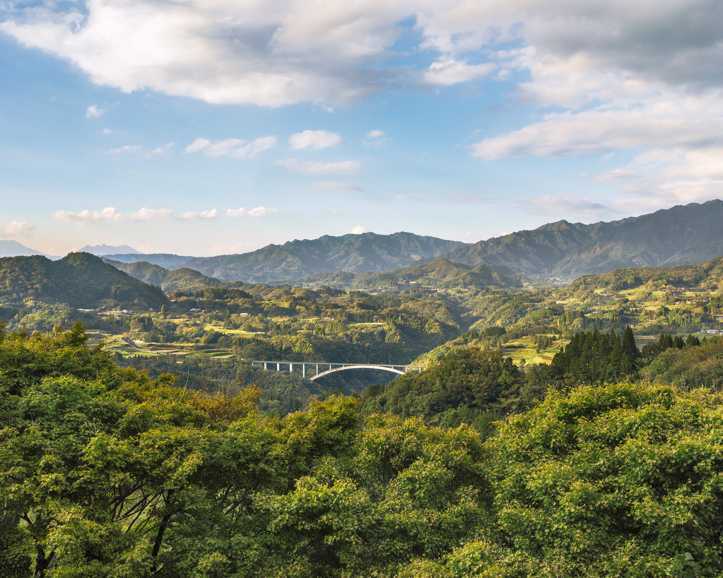 Overlooking Kunimi Bridge 国見橋