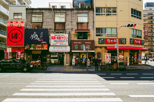 Sidewalk Scene 歩道