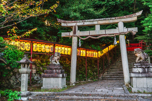 Hachi-jinja Shrine 八神社
