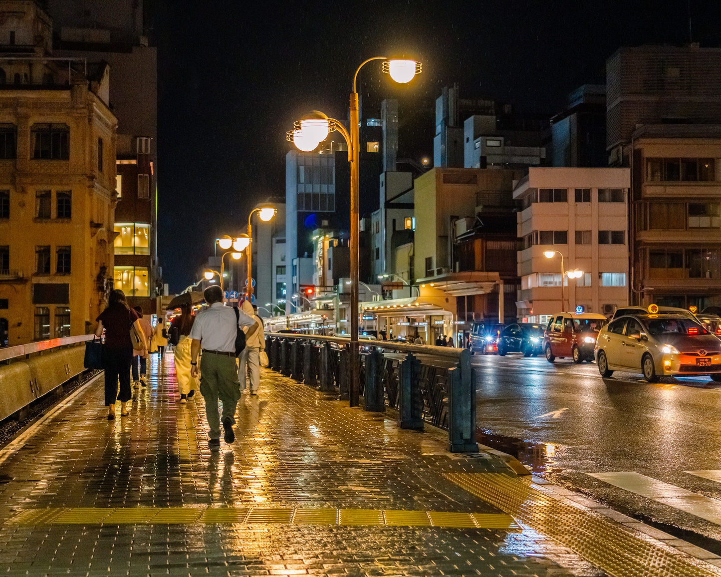 Rain Over Shijō Bridge 四条