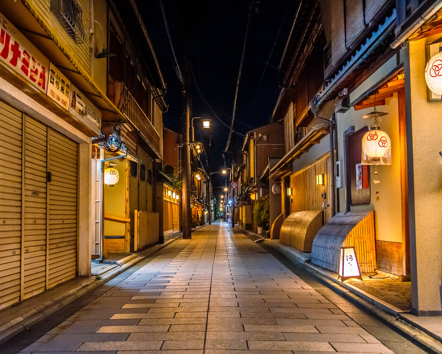 Quiet Alleyway 静かな路地