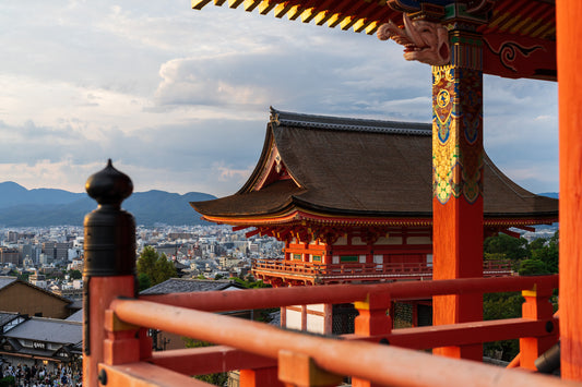 Overlooking Nio mon 仁王門