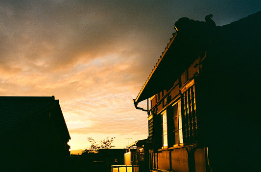 Look Out The Window まど