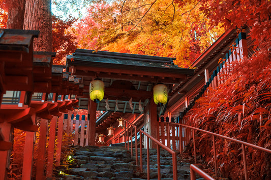 Entering Kifune Shrine 貴船神社