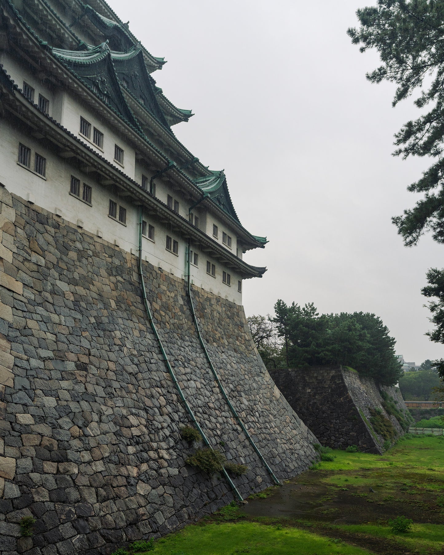 Downpour at Nagoya Castle 名古屋城