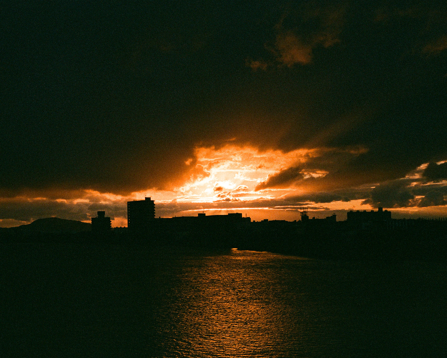Sun Breaks over Niigata 新潟市