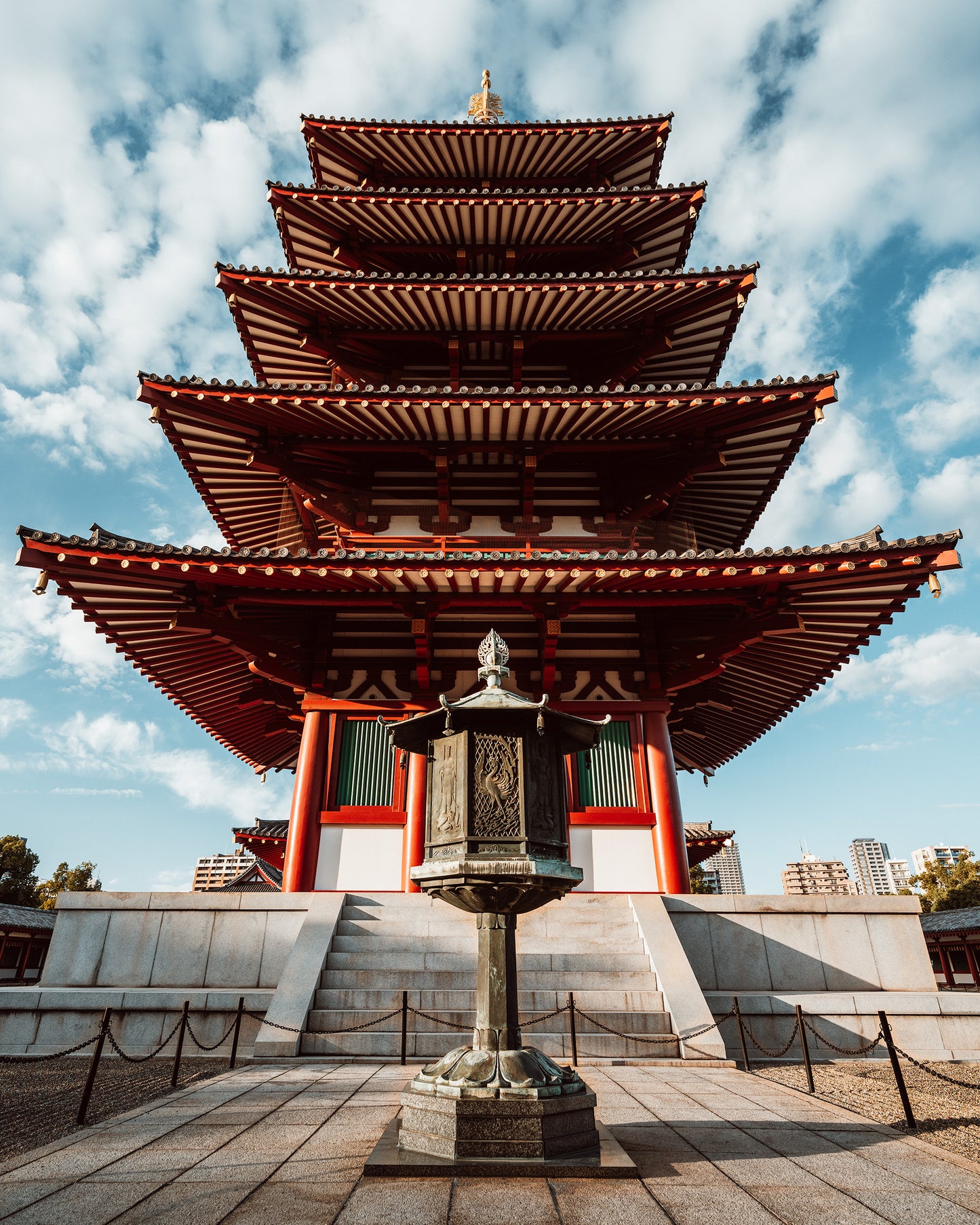 Lantern At Shitennō-ji 四天王寺