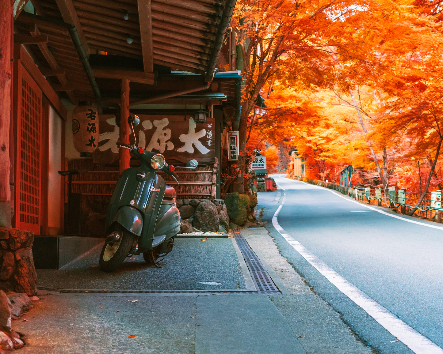 Parked at the Ryokan 旅館 駐車